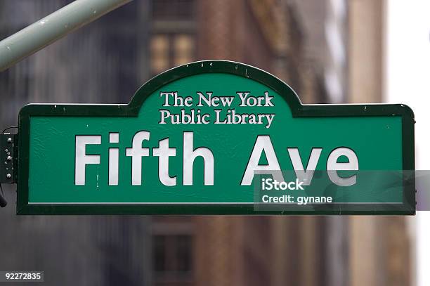 Fifth Avenue の標識 - アベニューのストックフォトや画像を多数ご用意 - アベニュー, アメリカ合衆国, カラー画像