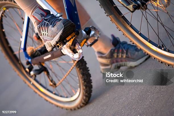 Człowieks Stopy I Bicykl - zdjęcia stockowe i więcej obrazów Bicykl - Bicykl, Ludzka stopa, Pedał