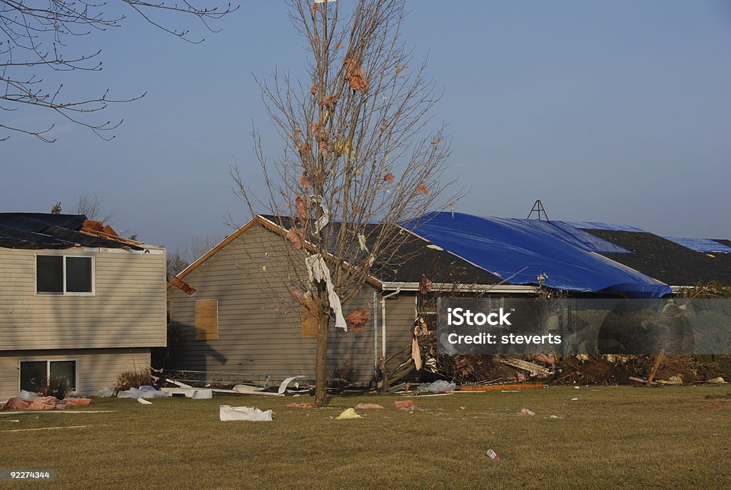 Viviendas han sufrido daños por enero Tornado - Foto de stock de Lona - Objeto fabricado libre de derechos