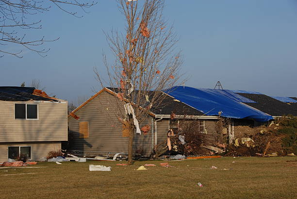 casas danificado por janeiro tornado - environmental damage destruction storm tornado imagens e fotografias de stock