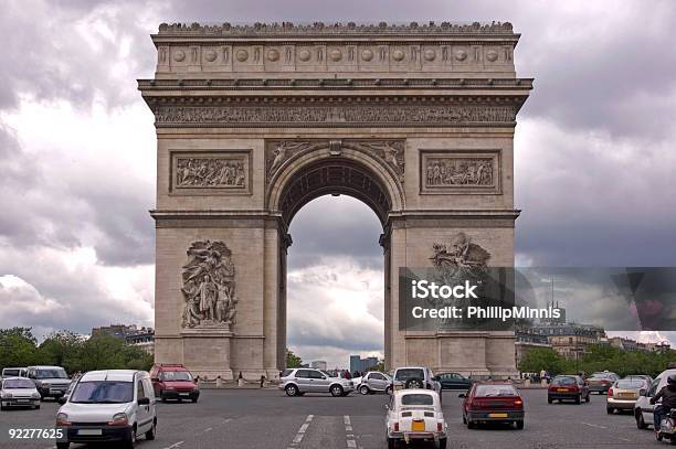 Триумфальная De Triomphe — стоковые фотографии и другие картинки Napoleon Bonaparte - Napoleon Bonaparte, Автомобиль, Арка - архитектурный элемент