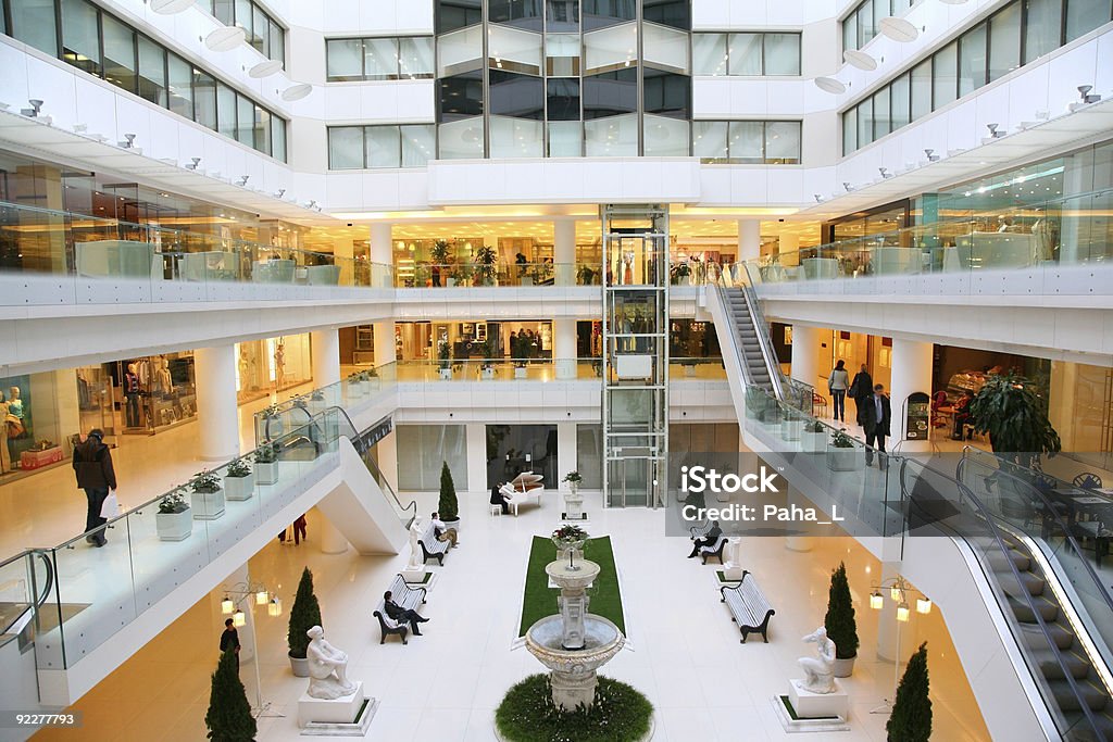 interior de la tienda - Foto de stock de Centro comercial libre de derechos