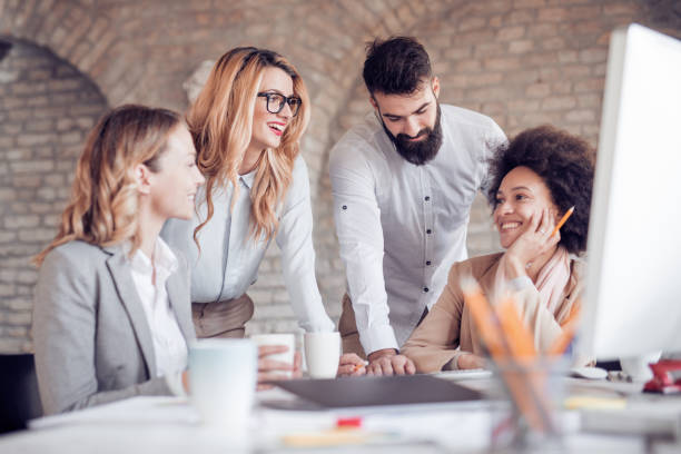 istock Business people in modern office 922779100