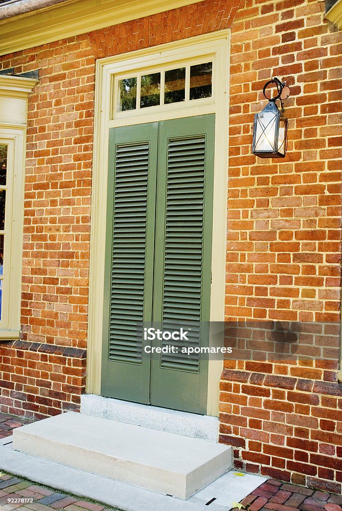 Puerta en una casa Colonial - Foto de stock de Aire libre libre de derechos