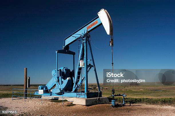 Ölquelle 96 Stockfoto und mehr Bilder von Erdölpumpe - Erdölpumpe, Texas, Benzin