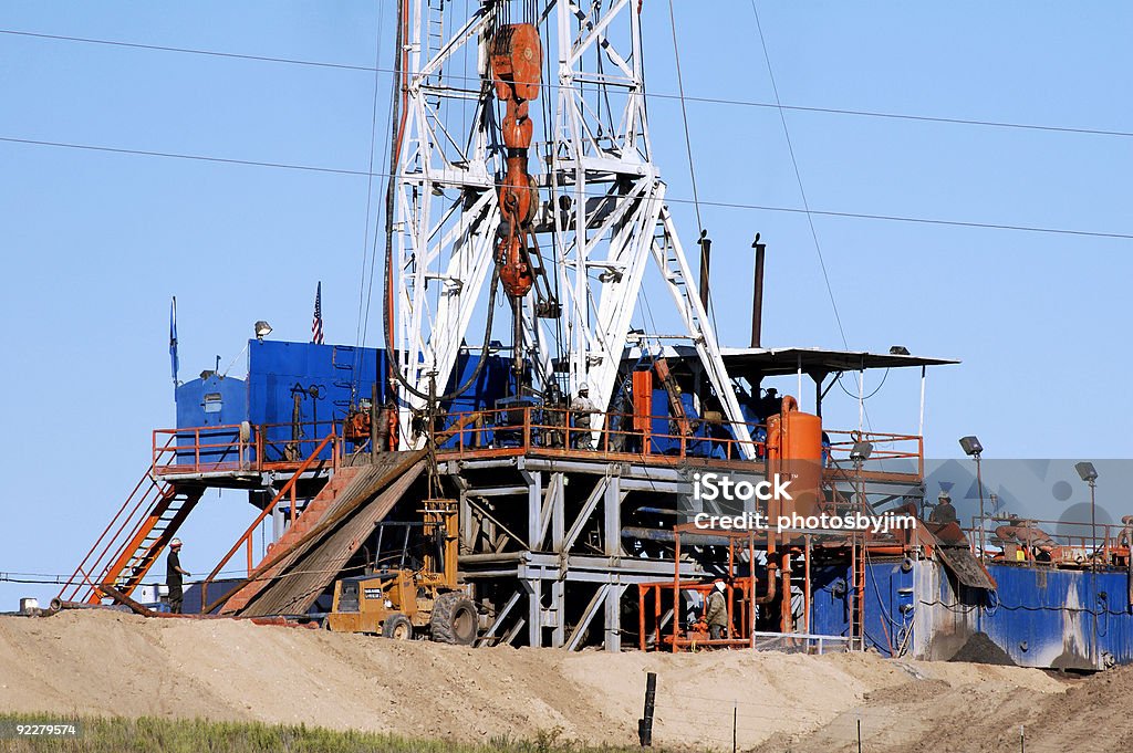 Torre perforadora - Foto de stock de Plataforma petrolífera libre de derechos