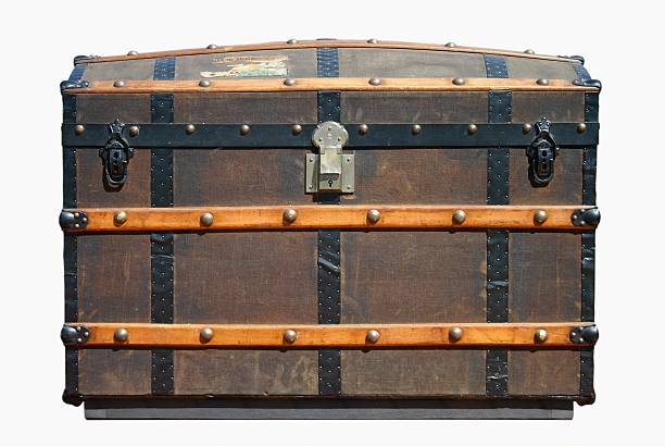 velho travel trunk - trunk luggage old fashioned retro revival - fotografias e filmes do acervo