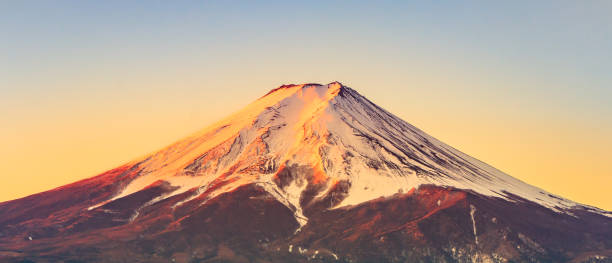 istock Beautiful  mount fuji in Japan 922809724