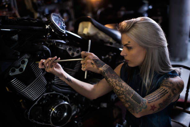 istock Motorcycle repair shop 922820454
