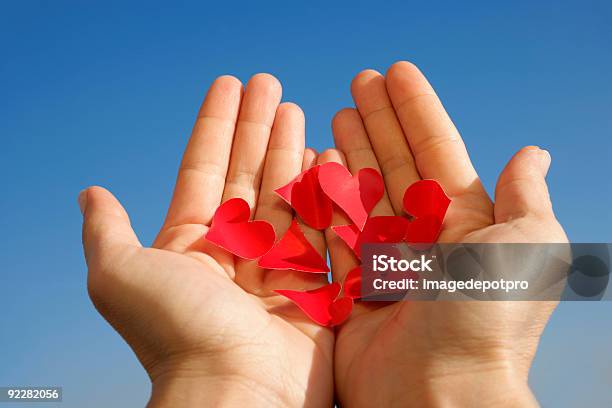 Valentines Amore - Fotografie stock e altre immagini di Raccolta di fondi - Raccolta di fondi, Scontornabile, Amore
