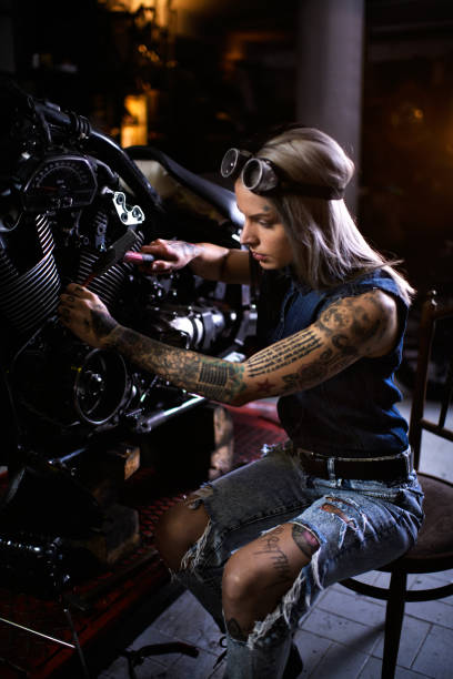 istock Motorcycle repair shop 922821244