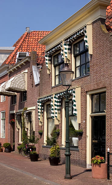 istock Houses & A Street Lamp 92282151