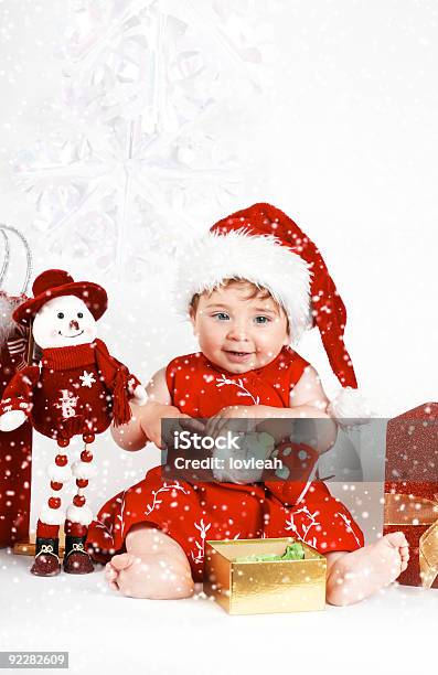 Снег Baby — стоковые фотографии и другие картинки Вертикальный - Вертикальный, Весёлый, Время года