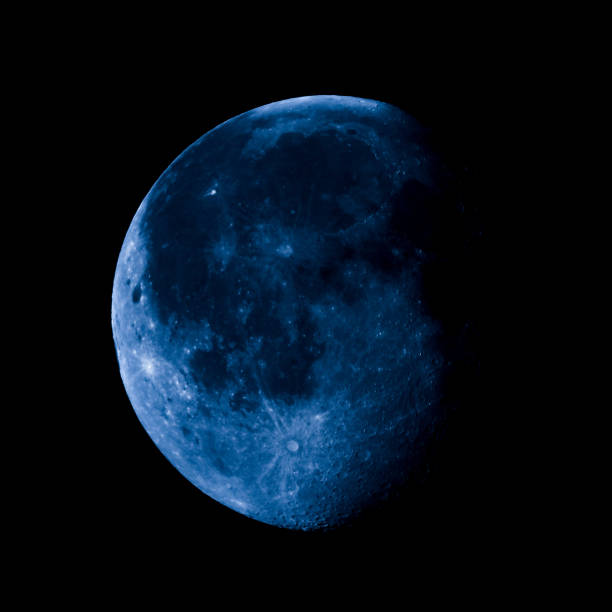 istock High contrast Waning gibbous moon 922826374