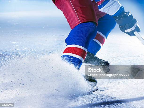 Hockey Su Ghiaccio - Fotografie stock e altre immagini di Hockey su ghiaccio - Hockey su ghiaccio, Composizione orizzontale, Fotografia - Immagine