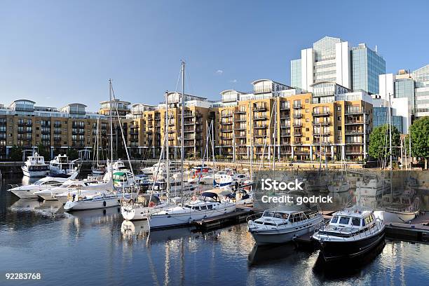 Marina Und Luxuriöse Wohnungen St Katharine Dock London England Großbritannien Stockfoto und mehr Bilder von Handelshafen