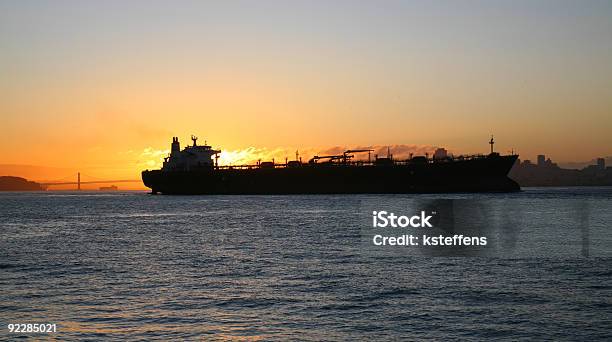 Petroleiro Na Baía De San Francisco Califórnia Califórnia - Fotografias de stock e mais imagens de Embarcação Industrial