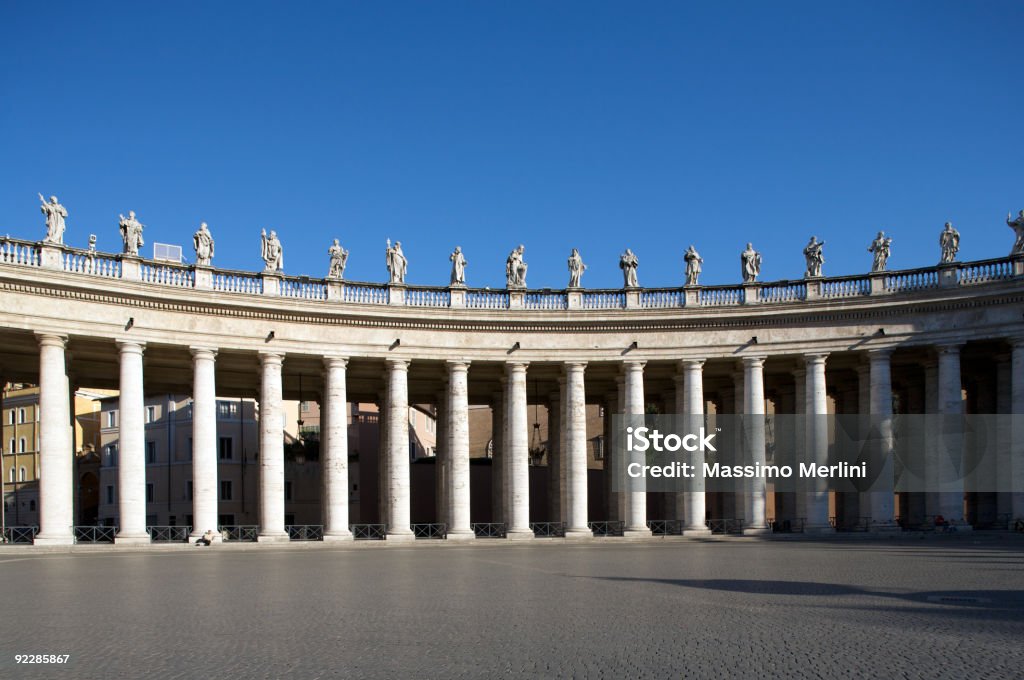 Colonnade - Lizenzfrei Petersplatz Stock-Foto