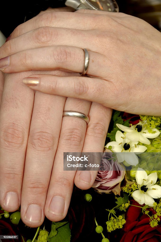 Mãos de Casamento - Royalty-free Anel de Noivado Foto de stock