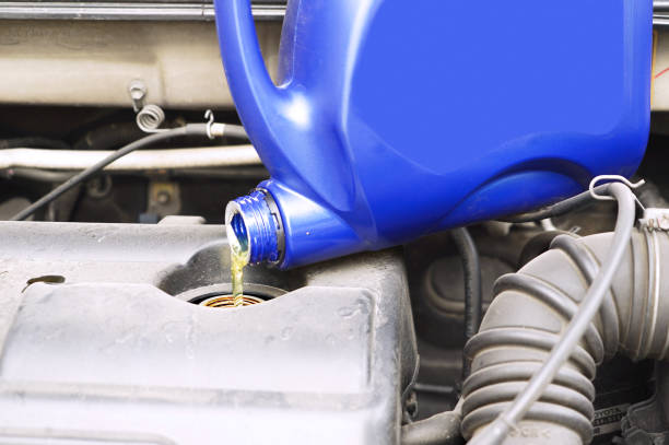 istock maintenance oil level engine automotive checkup 922872946
