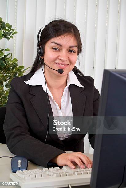 Schönen Lächeln Stockfoto und mehr Bilder von Bürorezeption - Bürorezeption, Grüßen, Telefon