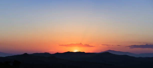 istock Sunset in the hills 922907060