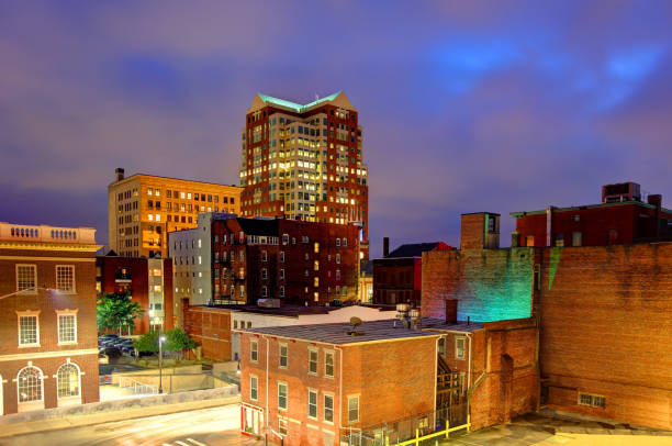 istock Downtown Manchester New Hampshire Skyline 922912574