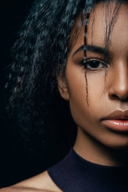istock attractive afro girl 922938332