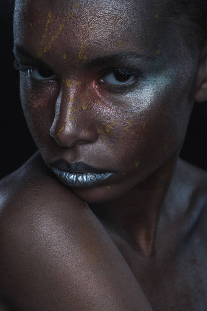 istock girl with silver makeup for fashion shoot 922938854
