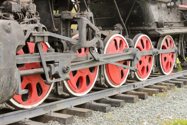 昔の車輪形蒸気機関車 - boiler industry furnace electric motor ストックフォトと画像