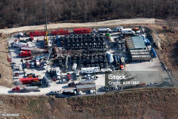 Aerial View Of Fracing A Gas Well Stock Photo - Download Image Now - Fracking, Fuel and Power Generation, Horizontal