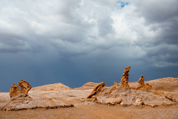 Tree Marias and Dinosaur, Atacama desert - Moon valley mountains
