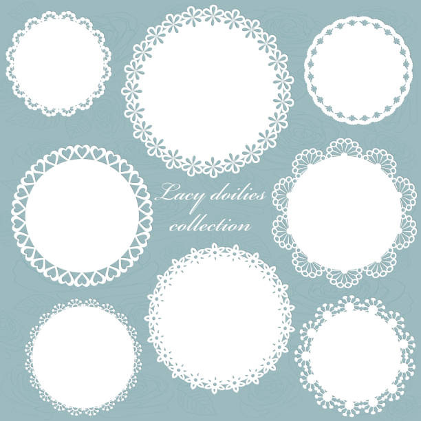 симпатичные кружевные doilies набор на цветочном фоне. - sewing item fragility doily pattern stock illustrations