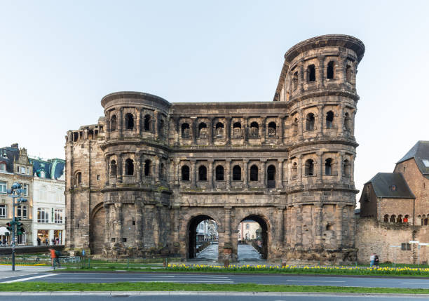 famous porta nigra in trier, rhineland-palatinate, germany - old town imagens e fotografias de stock