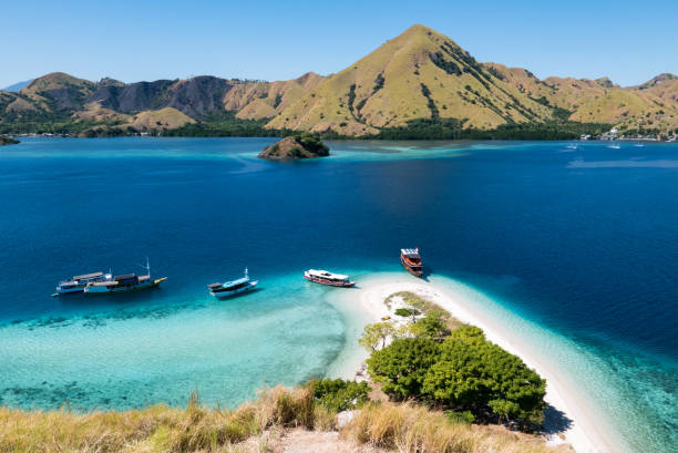 Looking Out from the Top of Kelor Island (Pulau Kelor), near Komodo National Park, Flores, Indonesia Looking Out from the Top of Kelor Island (Pulau Kelor), near Komodo National Park, Flores, Indonesia pulau komodo stock pictures, royalty-free photos & images