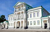 classicism style houses Yekaterinburg