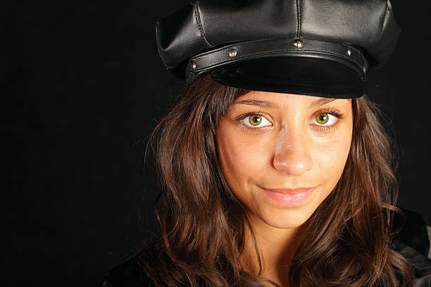 chapeau noir - pin up girl human face leather beauty photos et images de collection