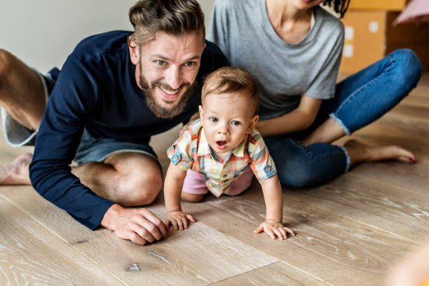 istock Family move in new house 923160152