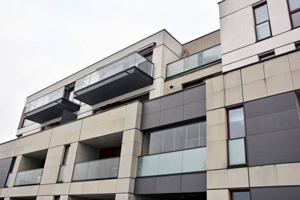 istock Facade of a modern apartment building. 923193562