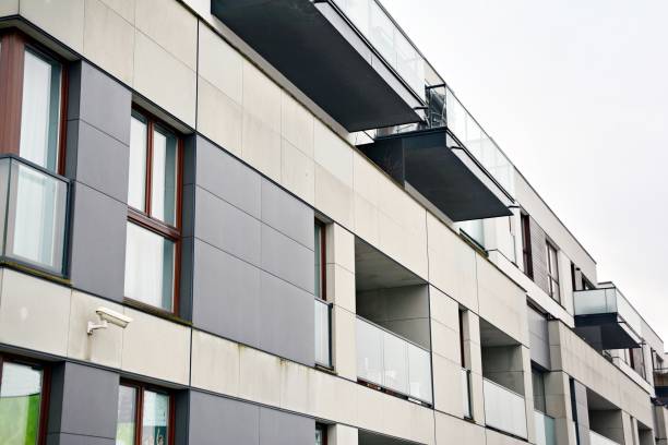 istock Facade of a modern apartment building. 923200256