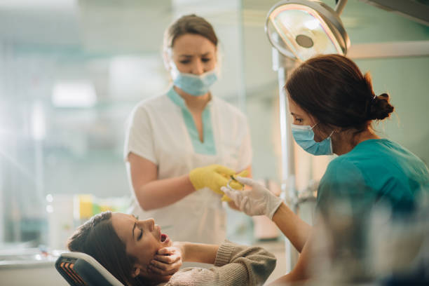 istock Doctor, I have a terrible toothache! 923216718