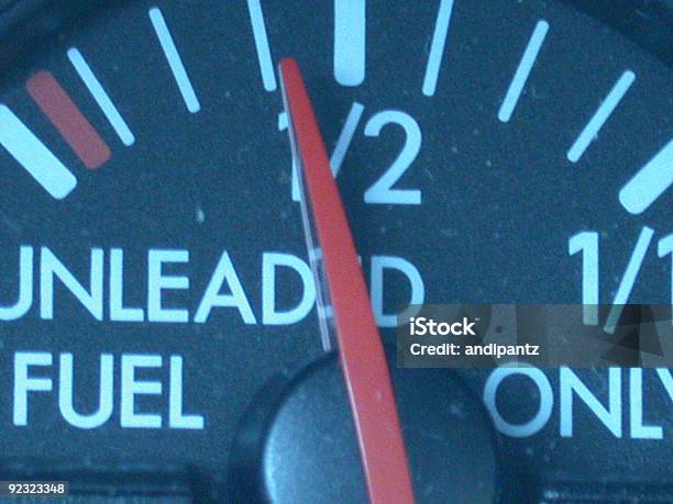 Fuel Gauge Stockfoto und mehr Bilder von Anzeigeinstrument - Anzeigeinstrument, Armaturenbrett, Auto