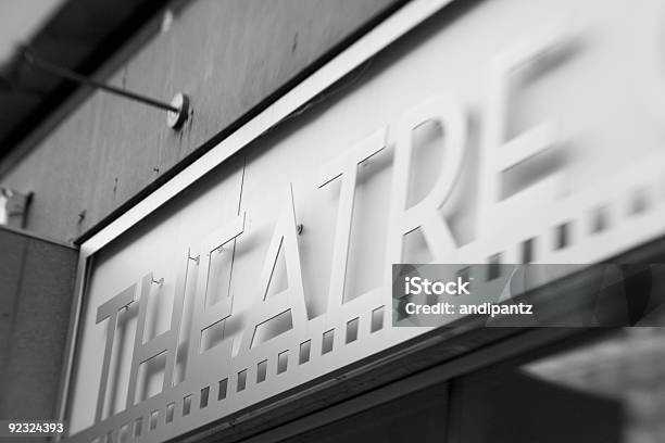 Sinal De Teatro - Fotografias de stock e mais imagens de Broadway - Manhattan - Broadway - Manhattan, Edifício de Teatro, Representação Teatral