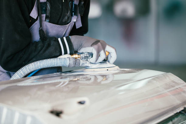 istock Auto repair jobs 923266146