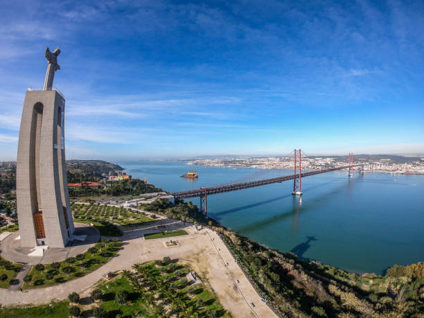 flygfoto från sydsidan av lisboa - kustlinje videor bildbanksfoton och bilder