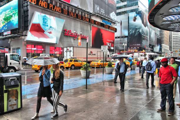 7th avenue - walgreens imagens e fotografias de stock