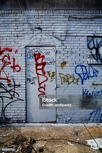 Graffiti Foto de stock y más banco de imágenes de Abstracto - Abstracto, Aire libre, Azul