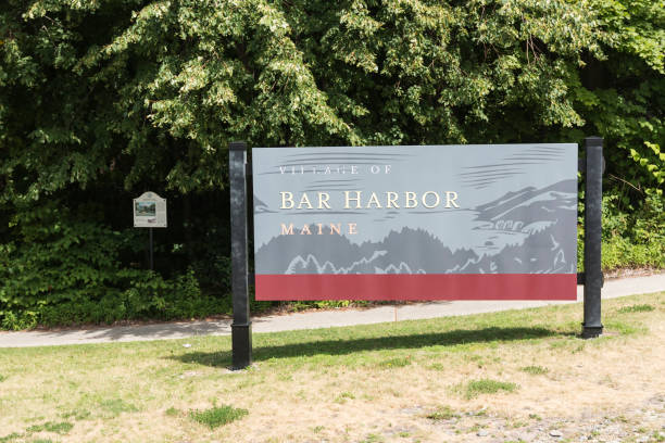 istock Welcome to Bar Harbor Sign 923308644