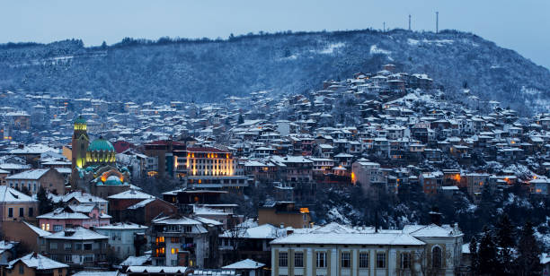 istock Night view from old town Veliko Tarnovo in Bulgaria 923314886