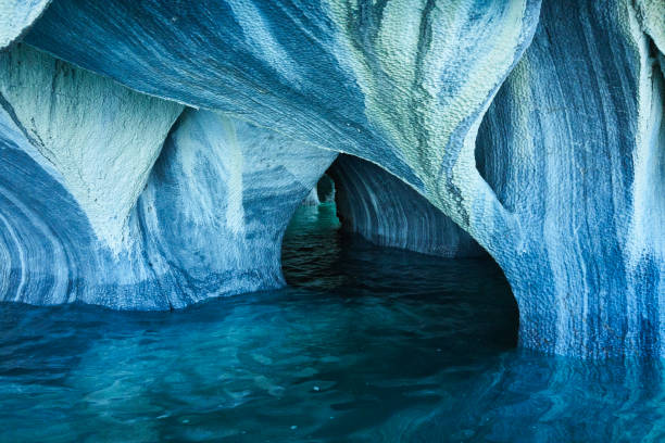 istock Marble Caves of Chile 923318080